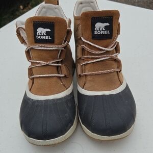 Sorel Tan and Black Waterproof Boots
